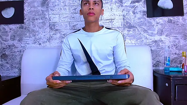 Snapshot of Harin_Prize chatting on 04/17/26, 12:41 Harin Prize online show from 04/17/26, 12:41