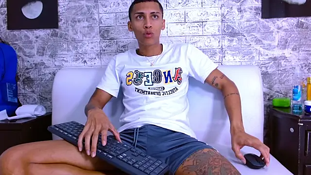 Snapshot of Harin_Prize chatting on 04/19/26, 11:53 Harin Prize online show from 04/19/26, 11:53