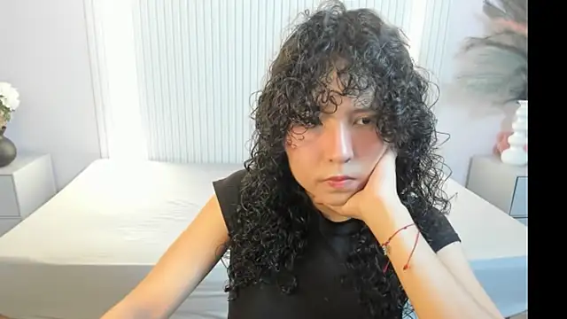 ZoeFox5 online show from 01/11/26, 12:10