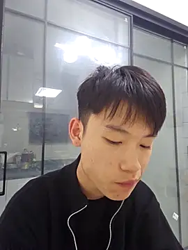 Snapshot of your-cake chatting on 05/13/26, 12:46 your-cake online show from 05/13/26, 12:46