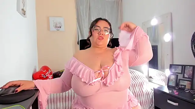 Snapshot of KarlaLannee chatting on 03/11/26, 04:18 KarlaLannee online show from 03/11/26, 04:18