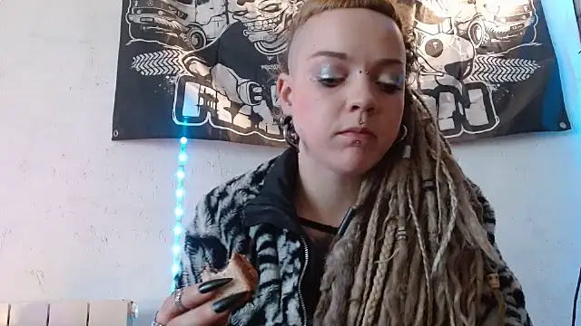 spiralhokkaido23 online show from 02/15/26, 08:13