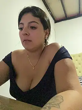 Snapshot of MiiaGreys chatting on 04/07/26, 07:58 MiiaGreys online show from 04/07/26, 07:58