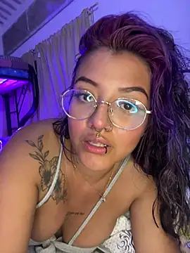 queen of you heart online show from 03/22/26, 02:04