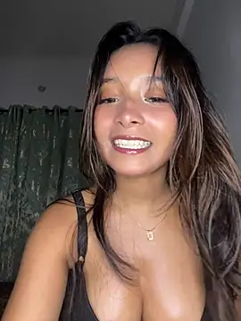 Snapshot of annaya_sexy chatting on 05/17/26, 06:37 annaya sexy online show from 05/17/26, 06:37