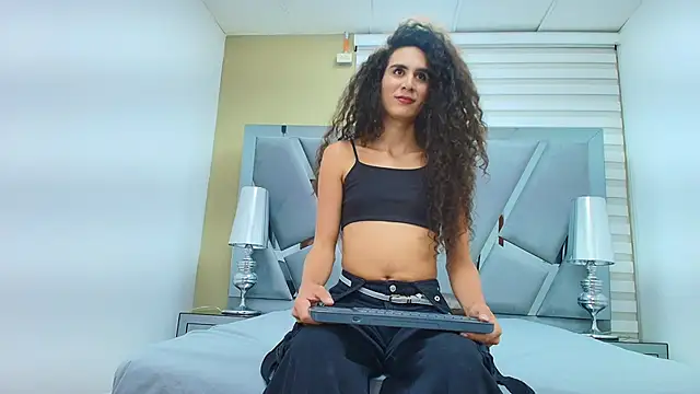 Snapshot of Atenea_sexxx chatting on 03/30/26, 04:02 Atenea sexxx online show from 03/30/26, 04:02