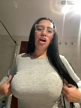 Snapshot of nataliia_queen_ chatting on 04/14/26, 06:58 nataliia queen online show from 04/14/26, 06:58