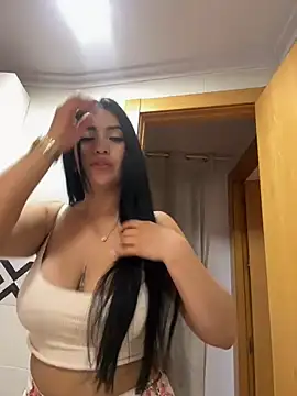 Snapshot of nataliia_queen_ chatting on 06/25/26, 08:08 nataliia queen online show from 06/25/26, 08:08