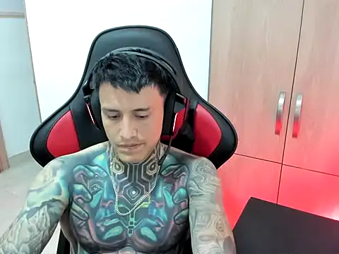 Snapshot of Chrissblack chatting on 03/06/26, 04:42 Chrissblack online show from 03/06/26, 04:42