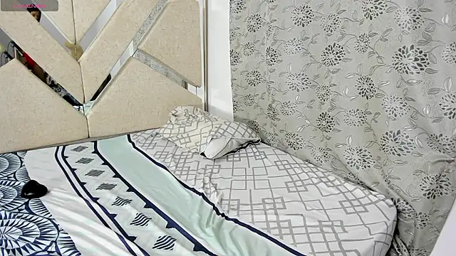 Snapshot of bamby_kittyy chatting on 02/13/26, 11:45 bamby kittyy online show from 02/13/26, 11:45