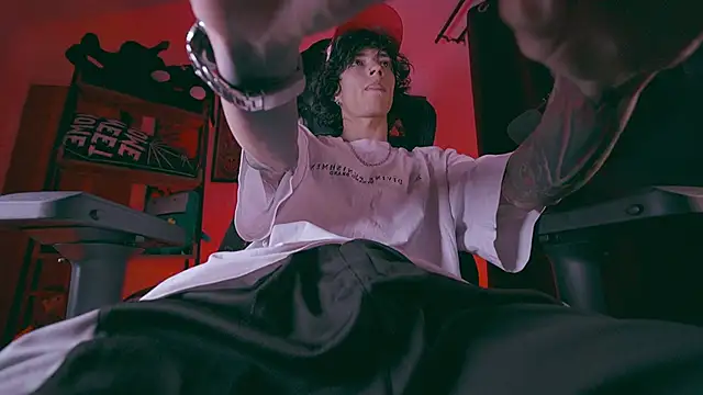 Snapshot of Olliver___y chatting on 04/06/26, 11:05 Olliver y online show from 04/06/26, 11:05