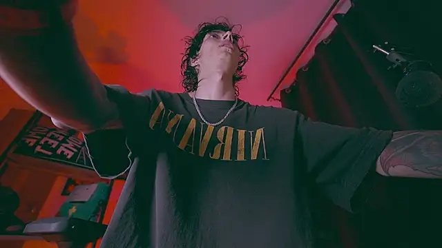 Snapshot of Olliver___y chatting on 04/09/26, 01:16 Olliver y online show from 04/09/26, 01:16