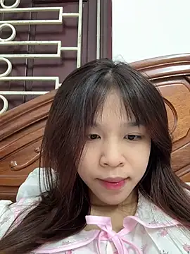 Snapshot of Lyli-122 chatting on 02/06/26, 11:02 Lyli-122 online show from 02/06/26, 11:02