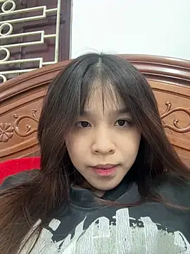 Snapshot of Lyli-122 chatting on 03/07/26, 10:56 Lyli-122 online show from 03/07/26, 10:56