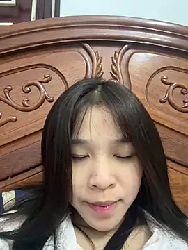 Snapshot of Lyli-122 chatting on 04/24/26, 09:56 Lyli-122 online show from 04/24/26, 09:56