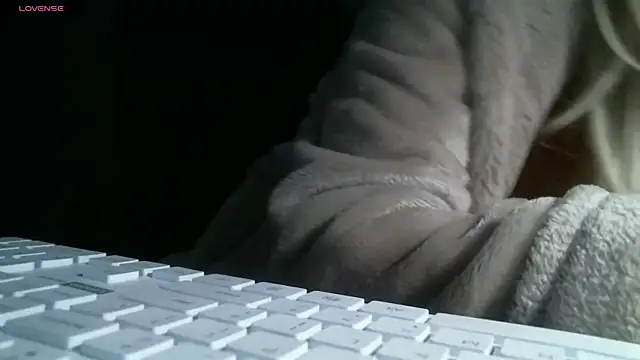 Snapshot of U_Klary chatting on 06/14/26, 04:03 U Klary online show from 06/14/26, 04:03