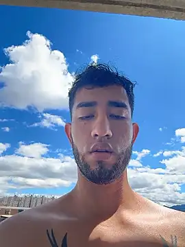 Snapshot of liam_bronw chatting on 01/18/26, 04:00 liam bronw online show from 01/18/26, 04:00