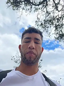 Snapshot of liam_bronw chatting on 02/18/26, 05:20 liam bronw online show from 02/18/26, 05:20