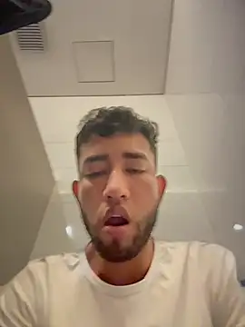 Snapshot of liam_bronw chatting on 03/24/26, 05:40 liam bronw online show from 03/24/26, 05:40