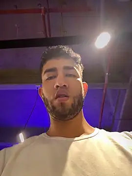 Snapshot of liam_bronw chatting on 03/27/26, 03:01 liam bronw online show from 03/27/26, 03:01