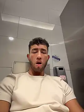 Snapshot of liam_bronw chatting on 04/03/26, 06:50 liam bronw online show from 04/03/26, 06:50