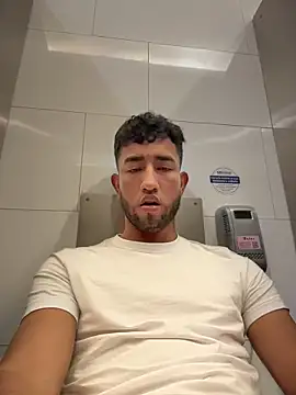 Snapshot of liam_bronw chatting on 04/07/26, 06:52 liam bronw online show from 04/07/26, 06:52