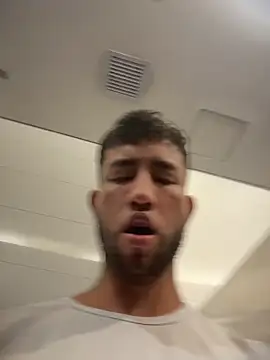 Snapshot of liam_bronw chatting on 04/10/26, 06:01 liam bronw online show from 04/10/26, 06:01