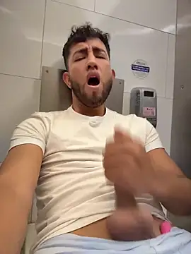 Snapshot of liam_bronw chatting on 04/13/26, 05:51 liam bronw online show from 04/13/26, 05:51