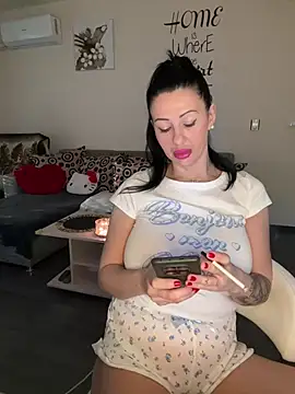 IRISWHITE17 online show from 03/16/26, 05:44