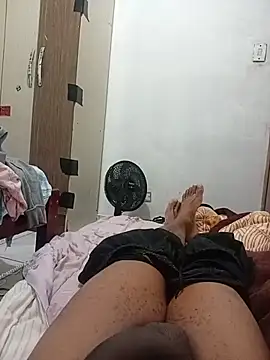 leozinho23cm23 online show from 05/25/26, 09:43