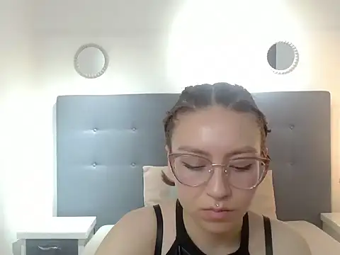 mia vegga online show from 01/10/26, 08:21