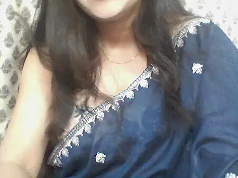 Snapshot of _Daisy chatting on 04/19/26, 06:43 Daisy online show from 04/19/26, 06:43
