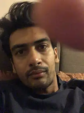 Snapshot of brown_leather chatting on 03/28/26, 09:03 brown leather online show from 03/28/26, 09:03