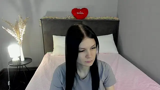 SkinyJoys online show from 02/18/26, 01:56