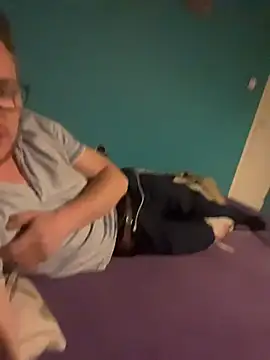 Snapshot of mateuszuuu chatting on 04/26/26, 01:47 mateuszuuu online show from 04/26/26, 01:47