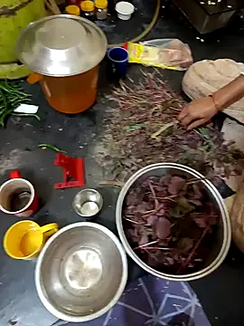 Snapshot of queenneha69 chatting on 04/16/26, 01:45 queenneha69 online show from 04/16/26, 01:45