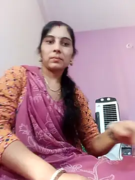 Snapshot of Hot_ree85 chatting on 01/15/26, 06:40 Hot ree85 online show from 01/15/26, 06:40