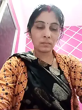 Snapshot of Hot_ree85 chatting on 02/16/26, 05:36 Hot ree85 online show from 02/16/26, 05:36