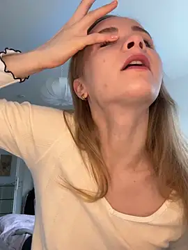 Sunny Eve online show from 03/11/26, 08:31