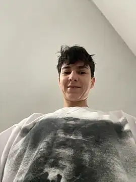 Snapshot of ravenryx chatting on 03/08/26, 04:00 ravenryx online show from 03/08/26, 04:00