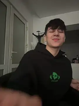 Snapshot of ravenryx chatting on 03/27/26, 02:50 ravenryx online show from 03/27/26, 02:50