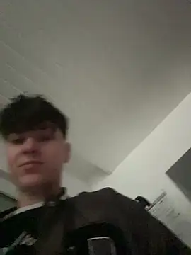 Snapshot of ravenryx chatting on 03/31/26, 02:06 ravenryx online show from 03/31/26, 02:06