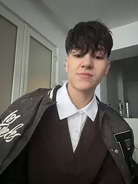 Snapshot of ravenryx chatting on 04/01/26, 02:36 ravenryx online show from 04/01/26, 02:36