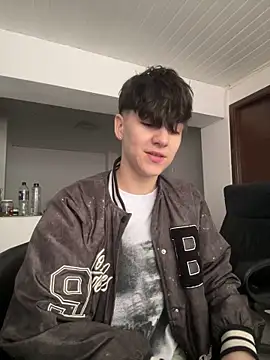 Snapshot of ravenryx chatting on 04/02/26, 02:15 ravenryx online show from 04/02/26, 02:15