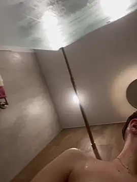 Snapshot of ravenryx chatting on 04/18/26, 07:07 ravenryx online show from 04/18/26, 07:07