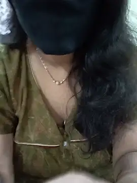 Snapshot of Ammu14399 chatting on 06/17/26, 04:37 Ammu14399 online show from 06/17/26, 04:37