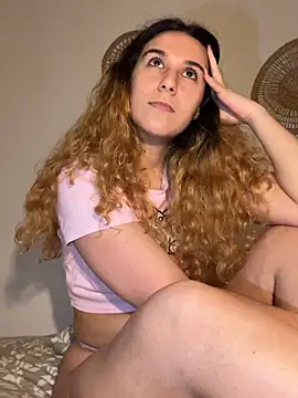 Snapshot of joanaguerreiru chatting on 02/20/26, 12:29 joanaguerreiru online show from 02/20/26, 12:29