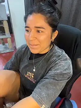 Snapshot of Minico25 chatting on 04/28/26, 02:27 Minico25 online show from 04/28/26, 02:27