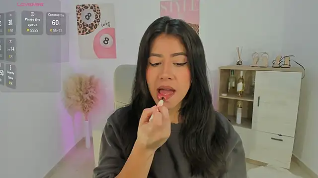 Snapshot of Sussan_Monroe chatting on 04/03/26, 10:35 Sussan Monroe online show from 04/03/26, 10:35