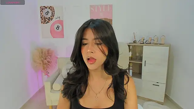 Snapshot of Sussan_Monroe chatting on 04/21/26, 08:20 Sussan Monroe online show from 04/21/26, 08:20